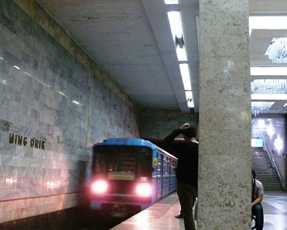 Pohlednice z Uzbekistánu: Záběry kolejové dopravy