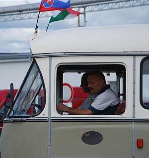 Veteránský kalendář 2014 netradičně z kreseb Jaro Matúška