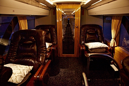 Nový speciál Setra S 431 DT Nobless Line při večerním odjezdu z Florence