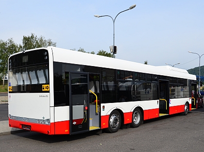 Dva tříosé patnáctimetrové autobusy Solaris Urbino 15 LE CNG přibyly