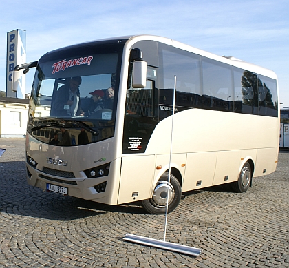 Malokapacitní autobus ISUZU Novo Ultra s faceliftem 2013