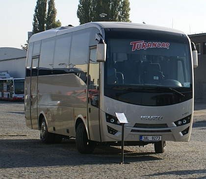 Malokapacitní autobus ISUZU Novo Ultra s faceliftem 2013