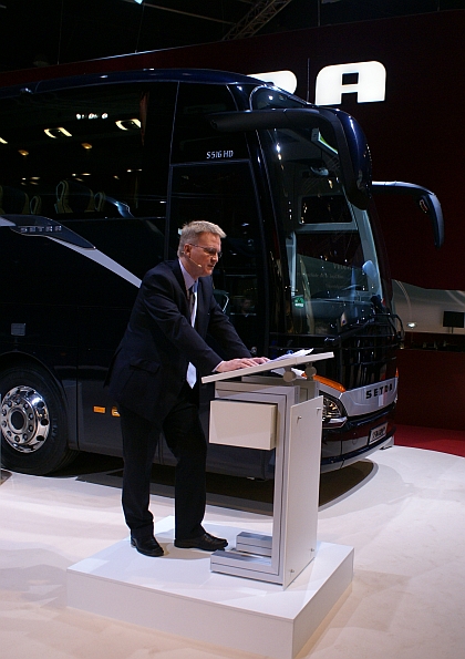 BUSWORLD 2013: Slavnostní ceremoniál vyhlášení titulu 'Coach of the Year 2014' 