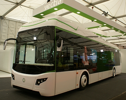 BUSWORLD 2013: Španělé - Irizar, Beulas, UNVI, Ayats a Vectia