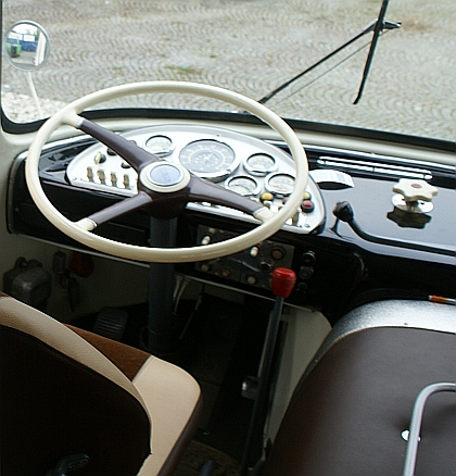 CZECHBUS 2013: Historický autobus  Škoda 706 RTO-K vzbudil zasloužený obdiv