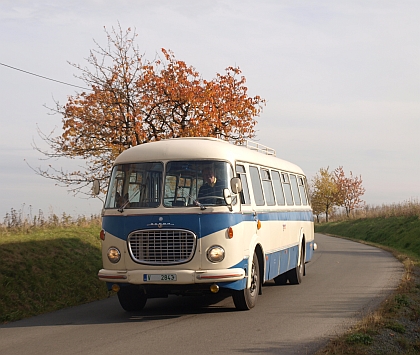 Škoda 706 RTO z Bdeněvsi na podzimních záběrech