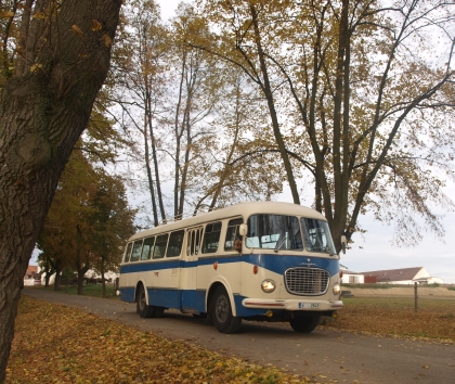 Škoda 706 RTO z Bdeněvsi na podzimních záběrech