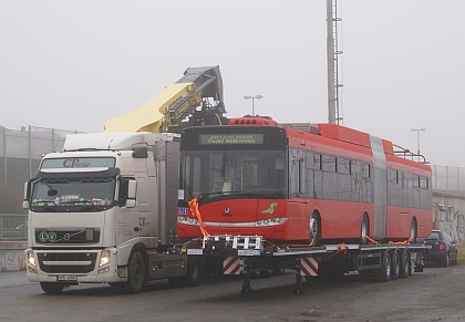 Trolejbus Škoda 27 Tr Solaris pro České Budějovice v Plzni na Bručné