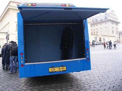 Slavnostní předávání autobusu Crossway pro Hradní stráž 13.12.2013