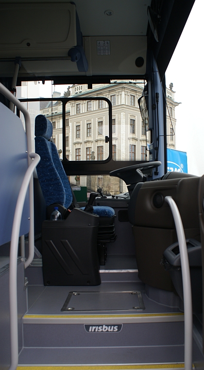 Slavnostní předávání autobusu Crossway pro Hradní stráž 13.12.2013