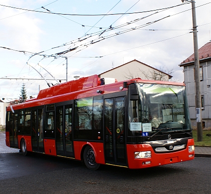 Škoda 30 a 31 Tr SOR pro Bratislavu v ulicích Plzně