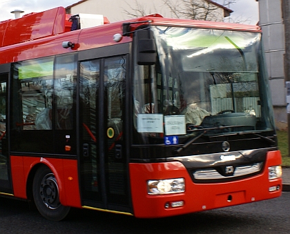Škoda 30 a 31 Tr SOR pro Bratislavu v ulicích Plzně