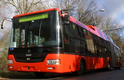 Škoda 30 a 31 Tr SOR pro Bratislavu v ulicích Plzně