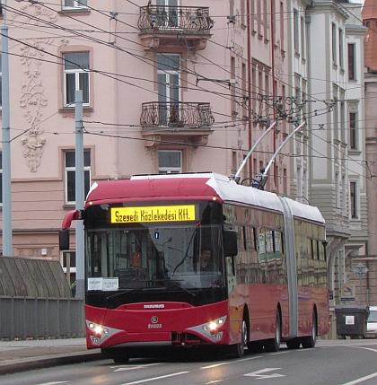 Aktuálně z Plzně: Třetí vyrobený trolejbus Ikarus-Škoda Tr187.2