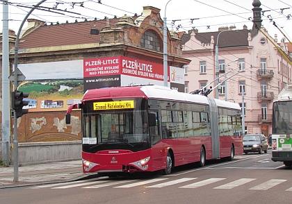 Aktuálně z Plzně: Třetí vyrobený trolejbus Ikarus-Škoda Tr187.2