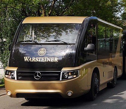 Opravdu krásnou silniční soupravu vyrobila pro návštěvníky pivovaru Warsteiner