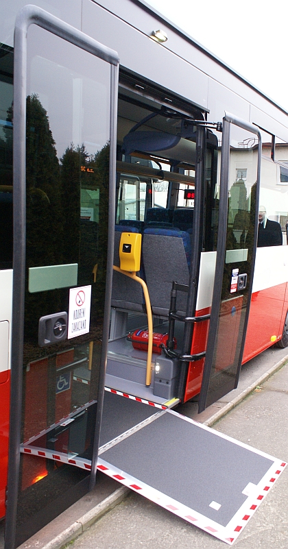 Deset nových Crosswayů LE EEV v barvách PID pořídil dopravce ČSAD Střední Čechy