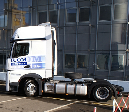 Slavnostní předání 2000. vozidla Mercedes-Benz do vozového parku ICOM transport 