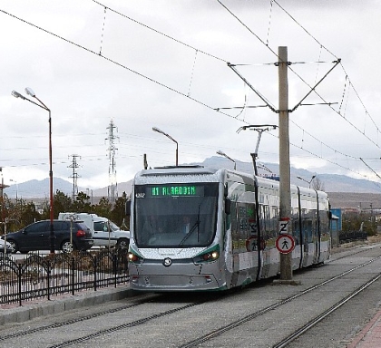 Nízkopodlažní tramvaj 28T Konya plzeňské Škody Transportation