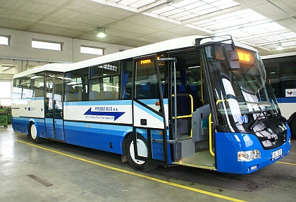 Z předání deseti nových autobusů 19.2.2014 dopravci Probo Bus 