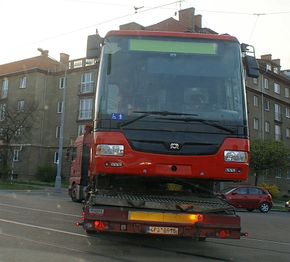 Závoz trolejbusové karosérie SOR s variantou s dieselagregátem  pro Bratislavu