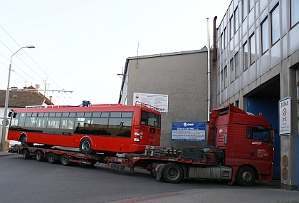 Závoz trolejbusové karosérie SOR s variantou s dieselagregátem  pro Bratislavu