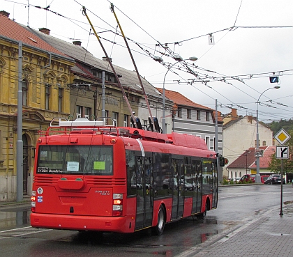 Z plzeňského polygonu: Trolejbus Škoda 30 Tr SOR vybavený dieselagregátem