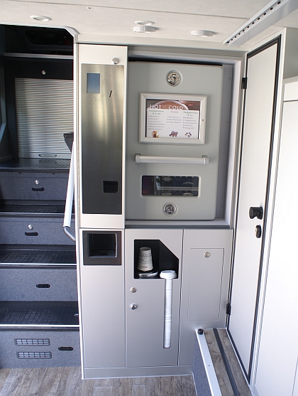 Devět patrových autokarů Setra S 431 DT v designu DB nasadí Student Agency