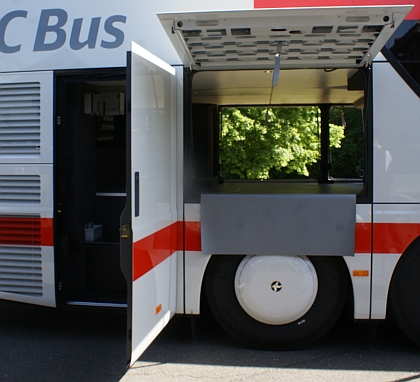 Devět patrových autokarů Setra S 431 DT v designu DB nasadí Student Agency