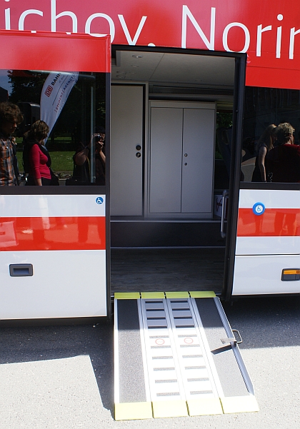 Devět patrových autokarů Setra S 431 DT v designu DB nasadí Student Agency 
