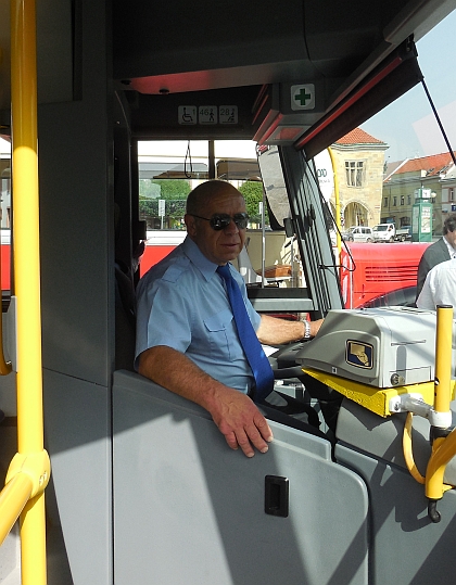 23.5.2014 proběhlo slavnostní předání autobusu SOR CN 9,5 v Nymburce