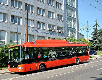 České trolejbusy Škoda 30 Tr ve slovenské metropoli Bratislavě vyrazily do ulic