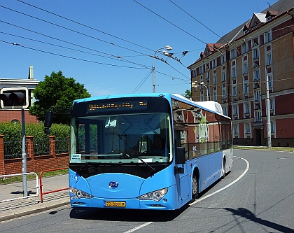Čínský elektrobus BYD se představil v České republice. Na lince 38 DP Ostrava
