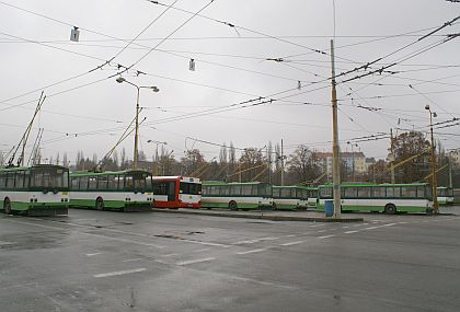 Staré depo v Plzni v Cukrovarské pomalu končí.  