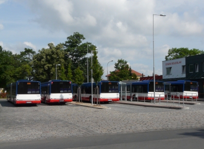 Noví jezevčíci u dopravce ČSAD Střední Čechy: Pět kloubových Solarisů Urbino 18