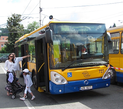 Ze dne otevřených dveří DSZO podruhé: současná technika, nasazení elektrobusu