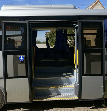 Autobus SOR LC 12 EURO 6 s inovacemi v interiéru se představil 