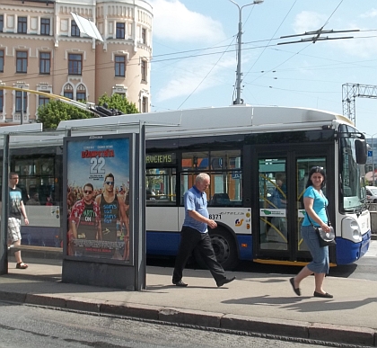 Dopravní pohlednice z Rigy: Trolejbusy, tramvaje, autobusy a autobusové nádraží