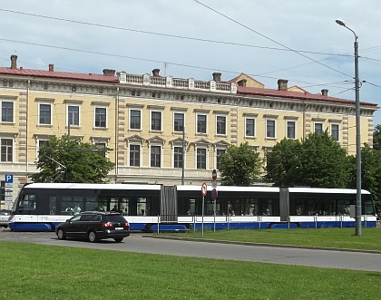 Dopravní pohlednice z Rigy: Trolejbusy, tramvaje, autobusy a autobusové nádraží