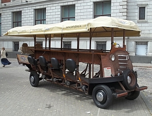 Dopravní pohlednice z Rigy: Trolejbusy, tramvaje, autobusy a autobusové nádraží 