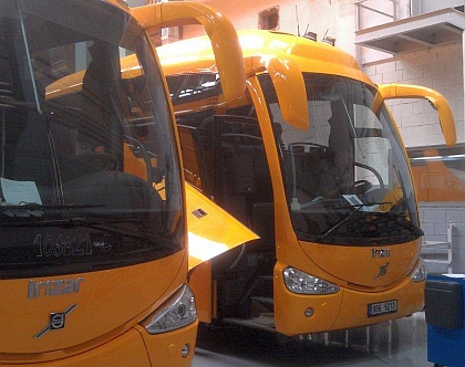 Dalších deset autokarů Volvo Irizar PB přijelo ze Španělska