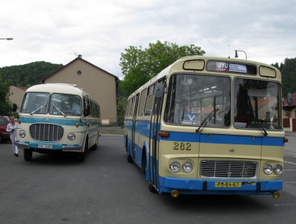 Kinobus, historické autobusy a lodě vyjely do Štěchovic a na Slapy 21.6.2014