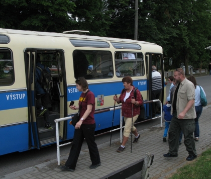Kinobus, historické autobusy a lodě vyjely do Štěchovic a na Slapy 21.6.2014