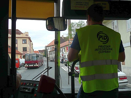 Kinobus, historické autobusy a lodě vyjely do Štěchovic a na Slapy 21.6.2014