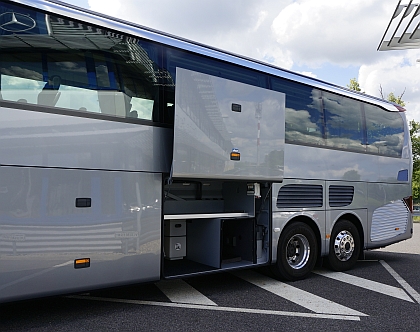 Obrazem: Autokar Setra Top Class 517 HDH EURO 6 na návštěvě v Praze
