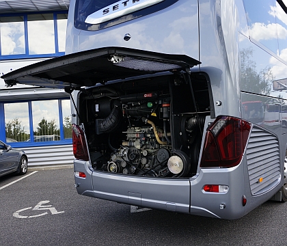 Obrazem: Autokar Setra Top Class 517 HDH EURO 6 na návštěvě v Praze