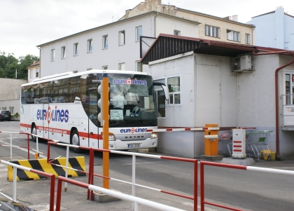 Obrazem: Na ÚAN Florenc vyrůstá nová autobusová 'vrátnice'
