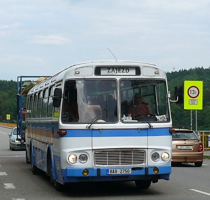 Obrazem: Historické autobusy v akci  v průběhu letošního  léta