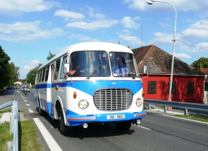 Obrazem: Historické autobusy v akci  v průběhu letošního  léta