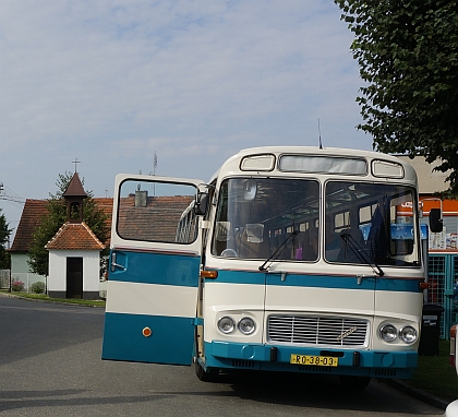 Dopoledne v Předenicích: Z oslav 100 let autobusové dopravy 27.7.2014